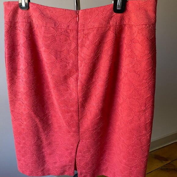 Banana Republic Mini Skirt with embroidered pattern - Picture 5 of 5